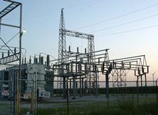 A flat or planar sodium-nickel chloride battery could deliver 30 percent more power at lower temperatures than its cylindrical counterpart, making it a viable alternative to lithium-ion batteries for storing wind and solar power on the electric grid.